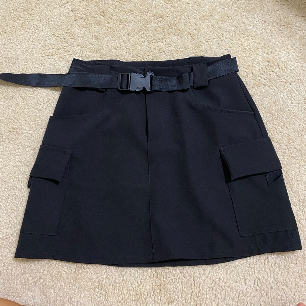 Black mini cargo skirt w buckle size small